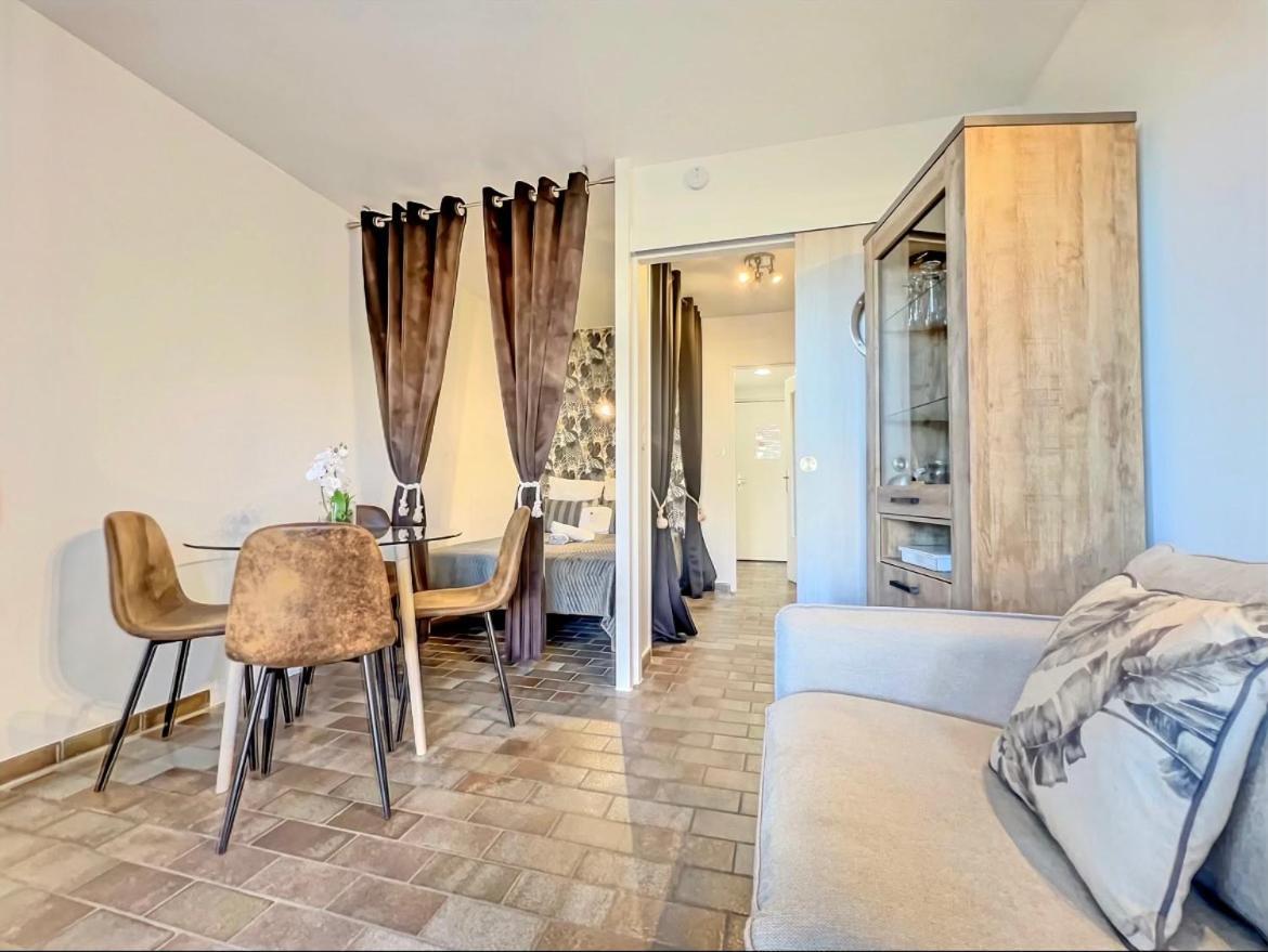 "Les Voiles" Hyeres Appartement Buitenkant foto